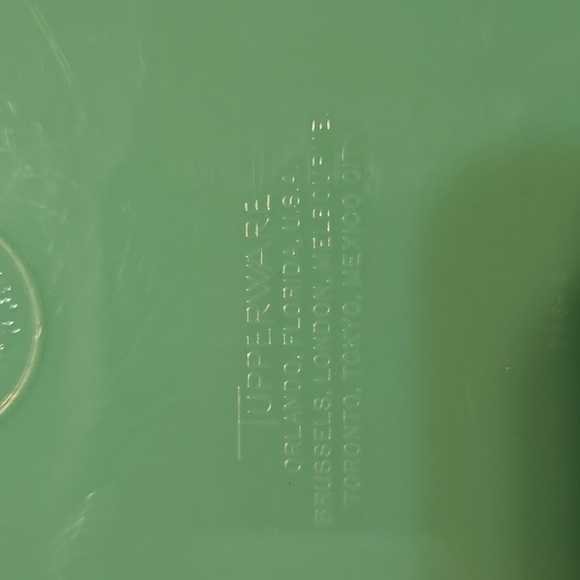 Vintage, Jadeite Tupperware 2pc, Shredder, Grater, Locking Top, Storage, Green - Picture 8 of 9